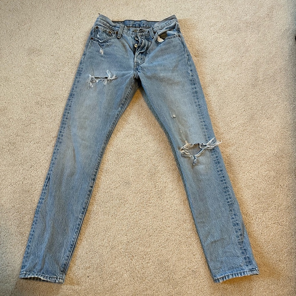 Levi wedgie straight leg jeans.